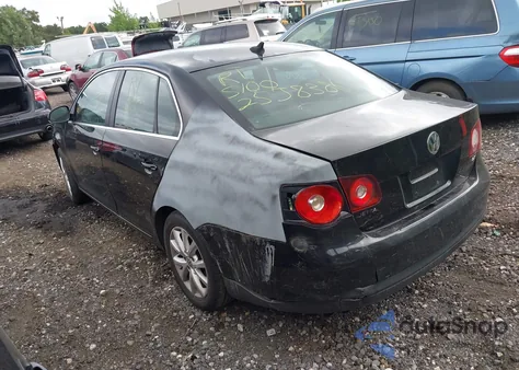 2010 Volkswagen Jetta Se z USA, uszkodzony, nr VIN 3VWRZ7AJ7AM047955